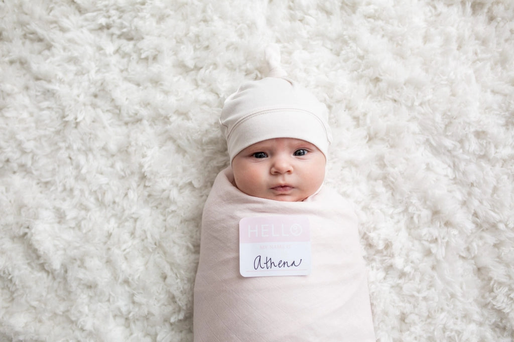 Lulujo Hello World Hat & Swaddle Set – Baby Pink