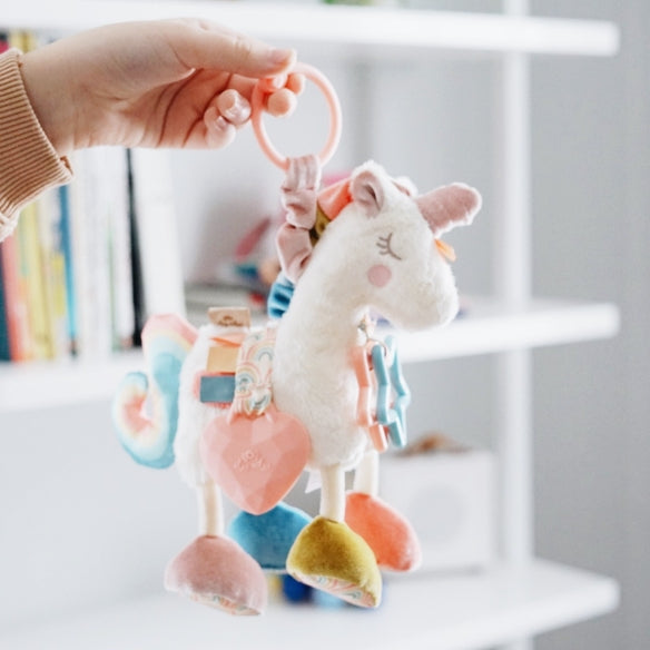 Itzy Friends Link & Love Activity Plush Teething Toy - Unicorn