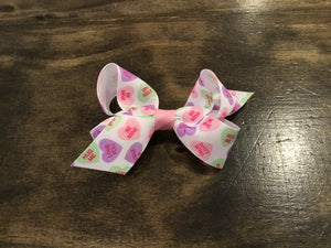 Infant Bows by Vivian Specialties