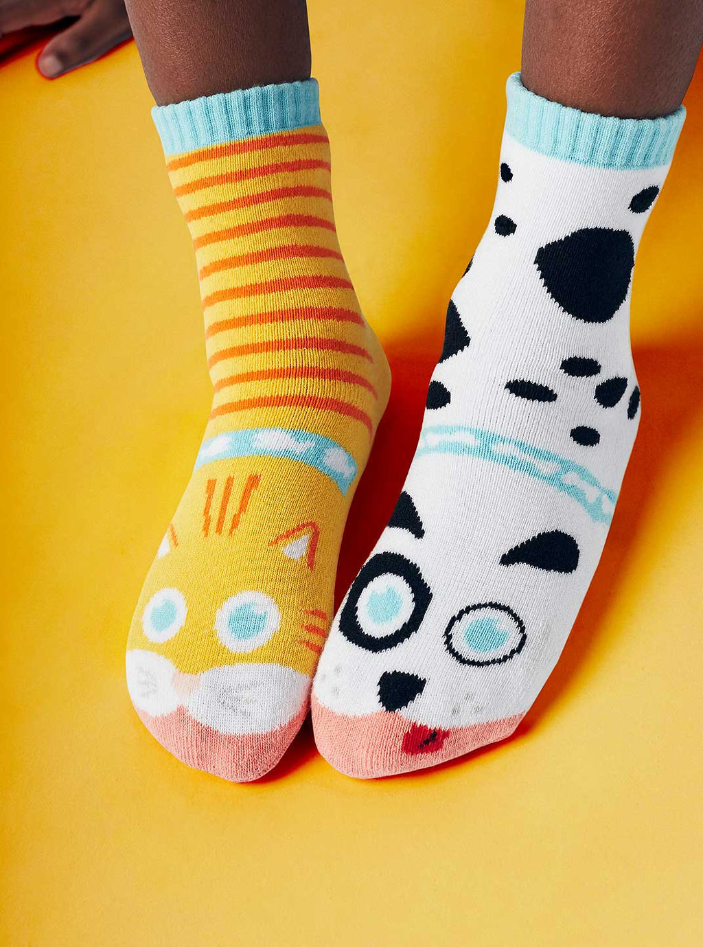 Cat & Dog Pals Mismatched Socks